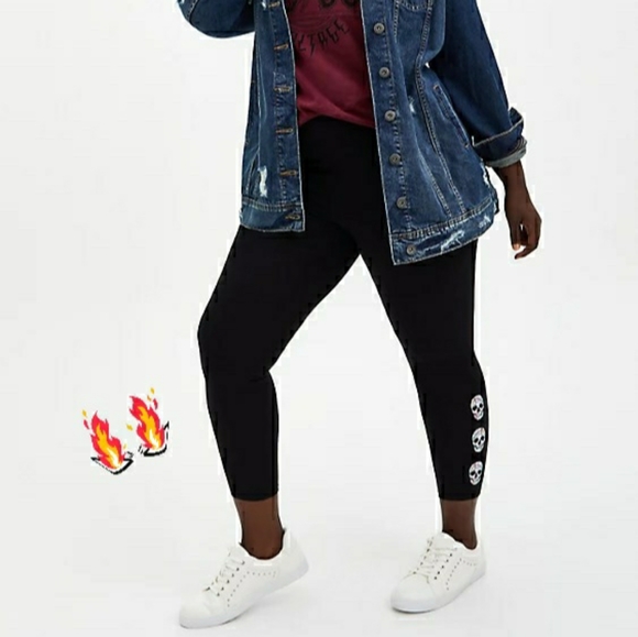 Torrid crop premium leggings - Picture 2 of 10